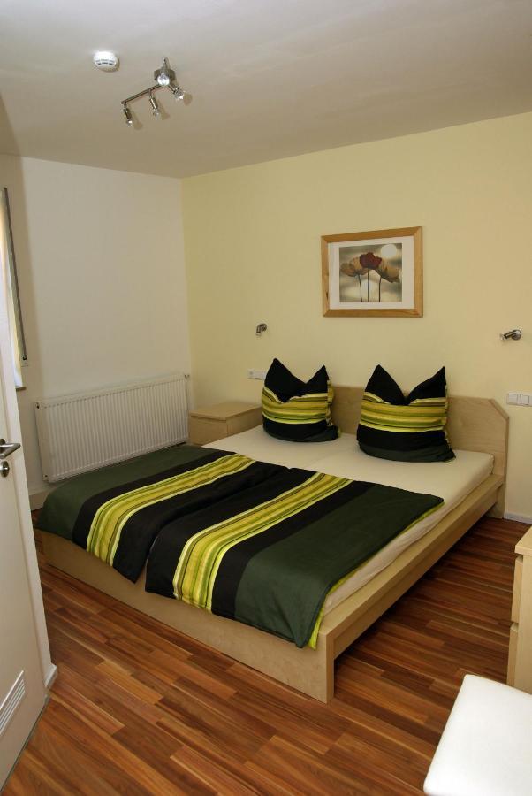 Gaestezimmer Zwischen Neckar Und Enz 호텔 베시그하임 외부 사진